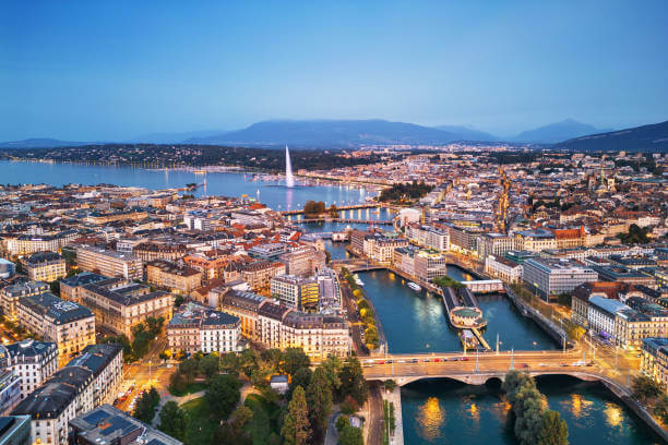 Vue de Genève de haut et de nuit